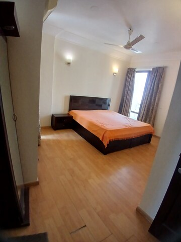 Furnished Amenities in 2 BHK Builder Floor at Auram Floor, South City 2 – for Rent