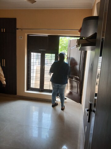 Team Area in 3 BHK Builder Floor at Unitech Deerwood Chase, Nirvana Country – for Rent