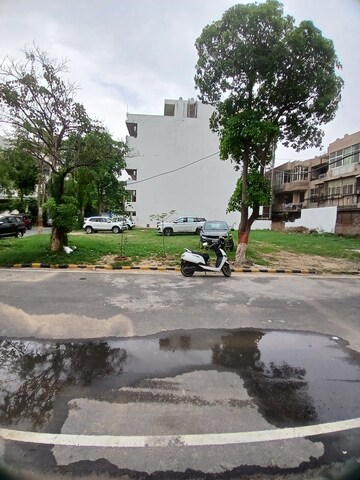 Balcony in 3.5 BHK Builder Floor at Eros Rosewood City, Sector 49 – for Rent