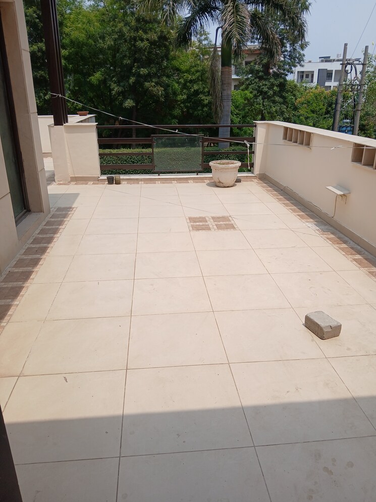 Balcony, eros-rosewood-city 3.5 Bedroom 3100 Sq.Ft. Builder Floor In Sector 49 Gurgaon 9723944