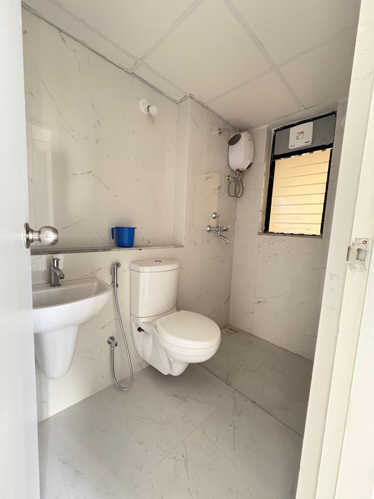 Bathroom, runwal-gardens-phase-i 2 Bedroom 622 Sq.Ft. Apartment In Dombivli East Thane 9723965