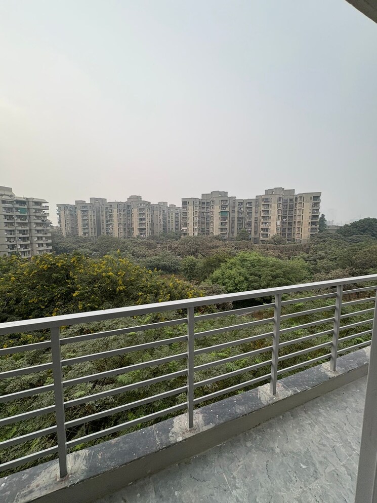 Balcony, sector 56 1 Bedroom 100 Sq.Yd. Builder Floor In Sector 56 Gurgaon 9723973