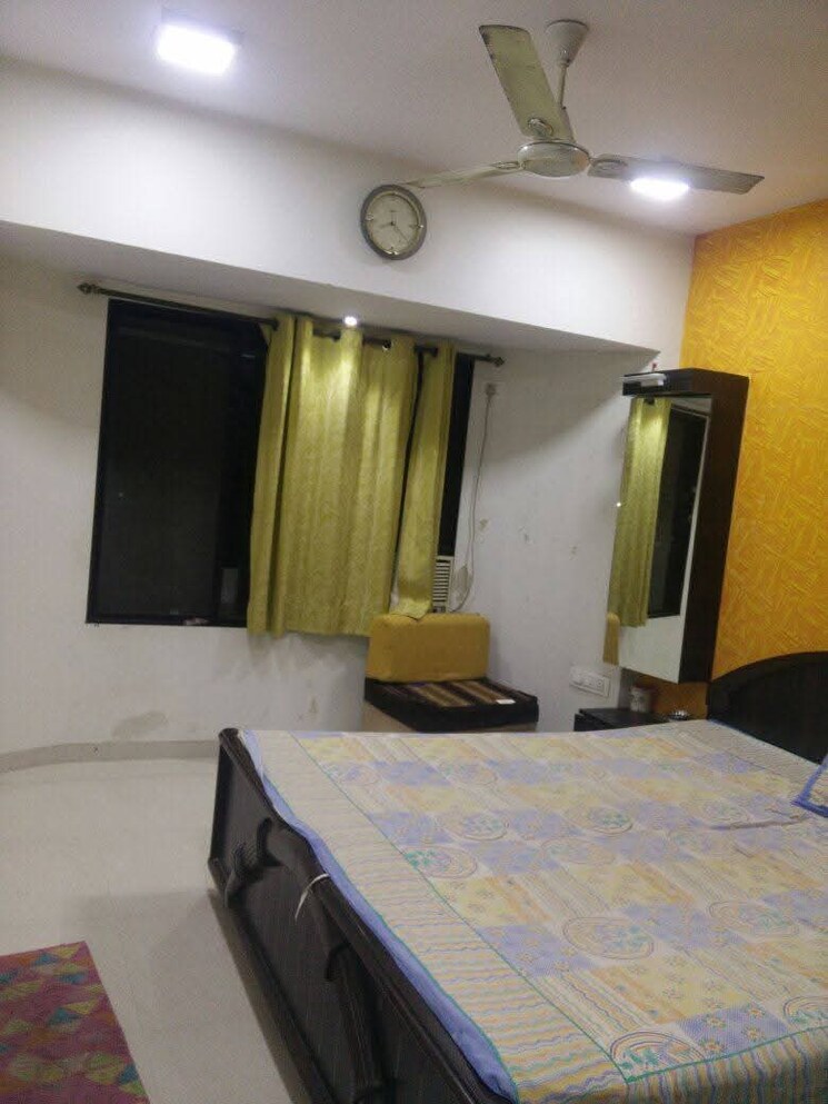 Room, goregaon east Pg For Boys In Goregaon East 9723986
