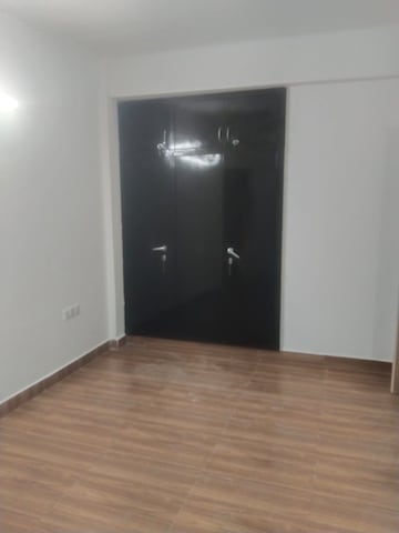 Room in 3 BHK Apartment at Gardenia Gateway, Sector 75 – for Rent