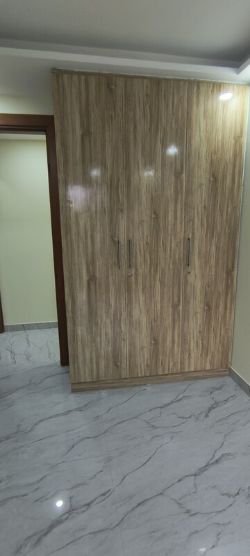 Room in 3 BHK Builder Floor at Khirki Extension – for Rent