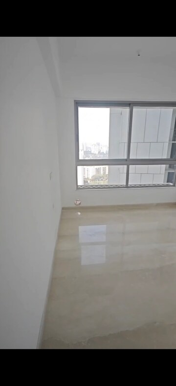 Room in 3 BHK Apartment at Kalpataru Immensa, Kolshet Road – for Sale