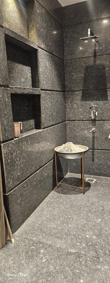 Bathroom in 4 BHK Builder Floor at Green Wood City, Sector 45 – for Rent