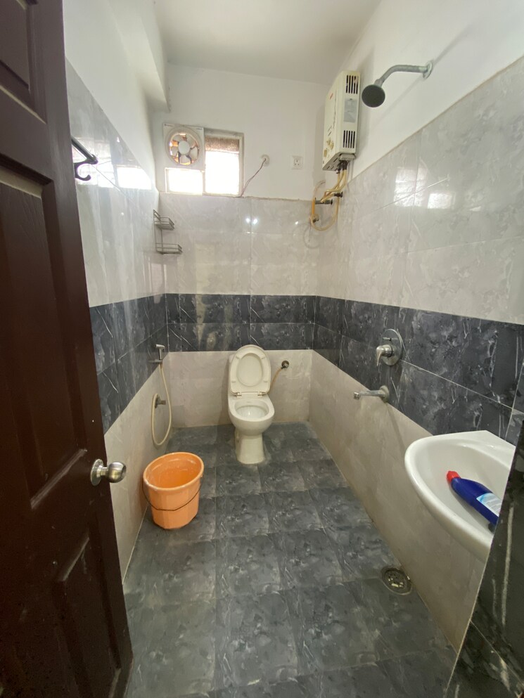 Bathroom, greenspace-west-square 2 Bedroom 1200 Sq.Ft. Apartment In Manikonda Hyderabad 9724053