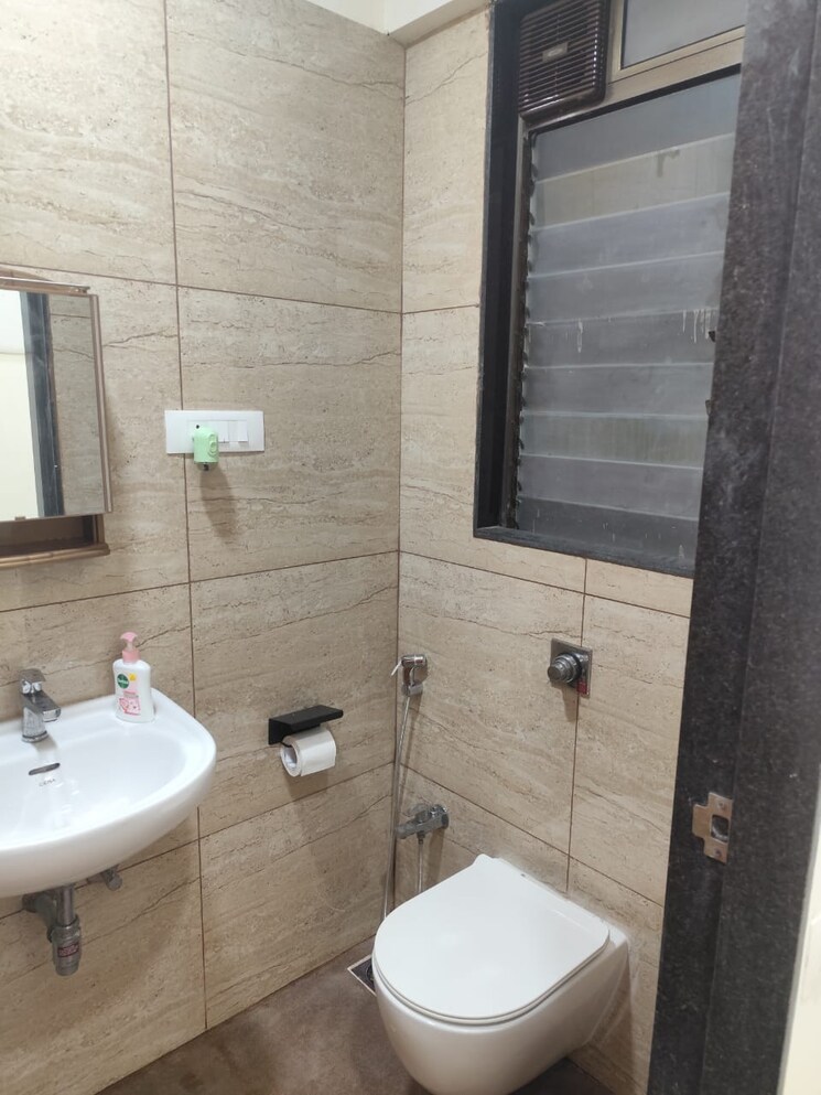 Bathroom, chandak-34-park-estate 2 Bedroom 494 Sq.Ft. Apartment In Goregaon West Mumbai 9724055