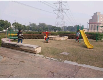  Plot For Sale in BPTP Green Oaks, Sector 70a