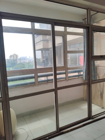 Room in 2 BHK Apartment at Ansal Sushant Estate, Sector 52 – for Rent