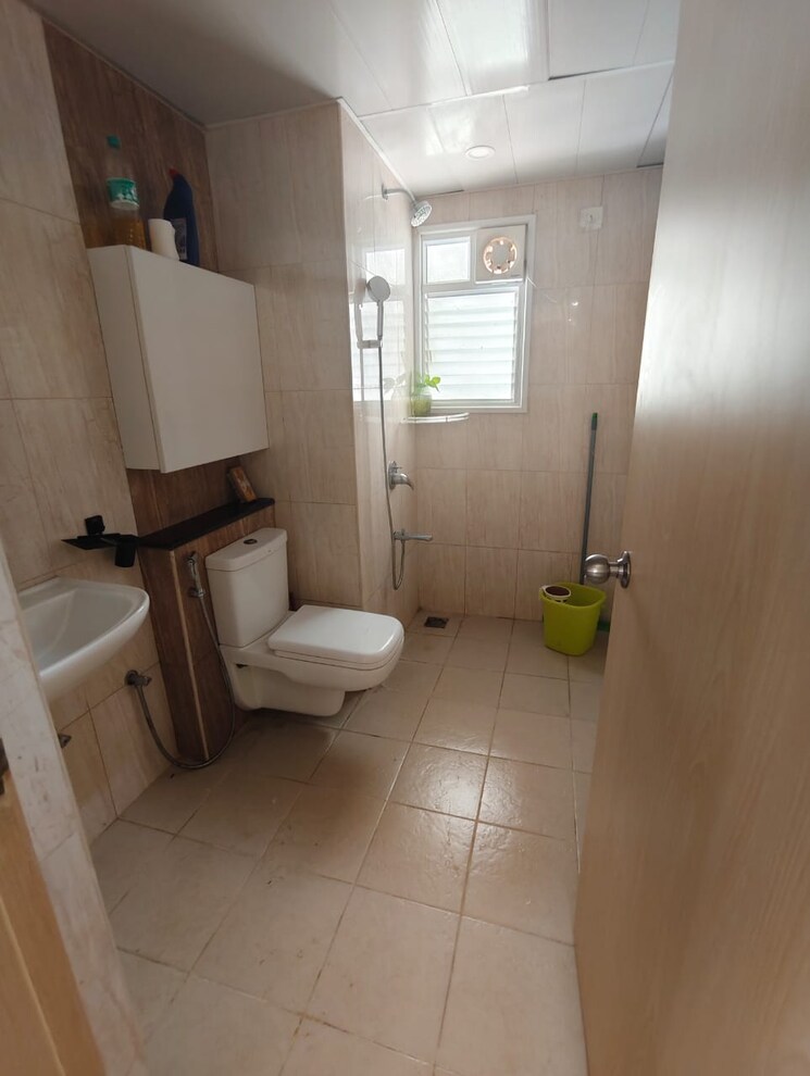 Bathroom, mantri-webcity 3 Bedroom 1740 Sq.Ft. Apartment In Hennur Bangalore 9724156