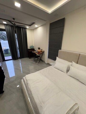 Bedroom in 4 BHK Independent House at Jal Vihar Colony, Sector 46 – for Rent