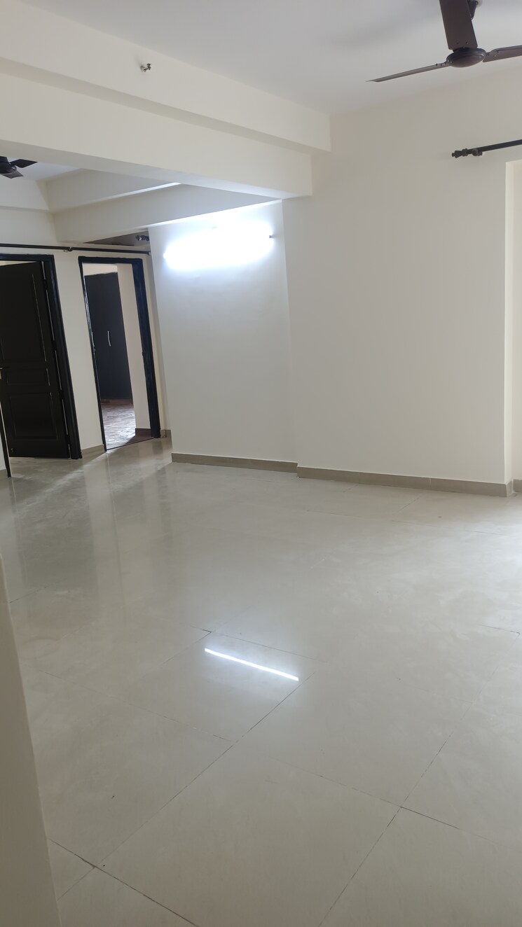 Room, sethi-max-royal 3 Bedroom 1440 Sq.Ft. Apartment In Sector 76 Noida 9724250