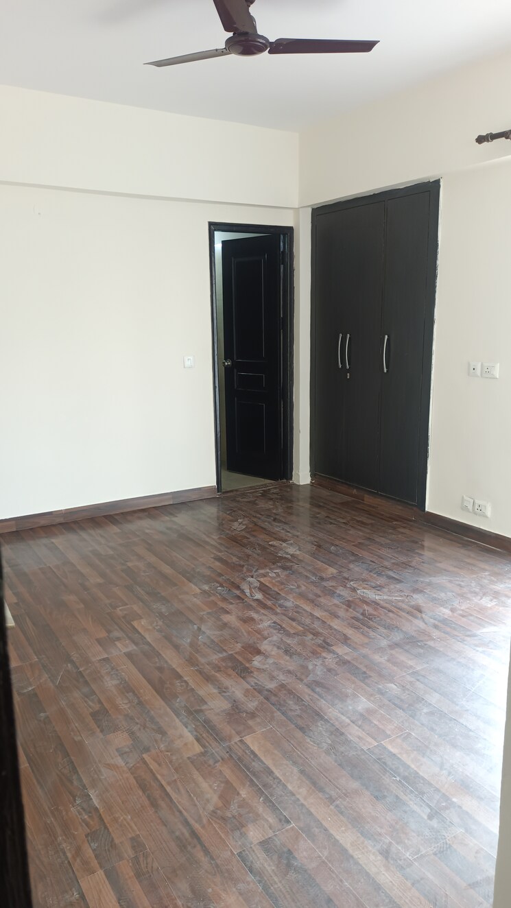 Room, sethi-max-royal 3 Bedroom 1440 Sq.Ft. Apartment In Sector 76 Noida 9724250