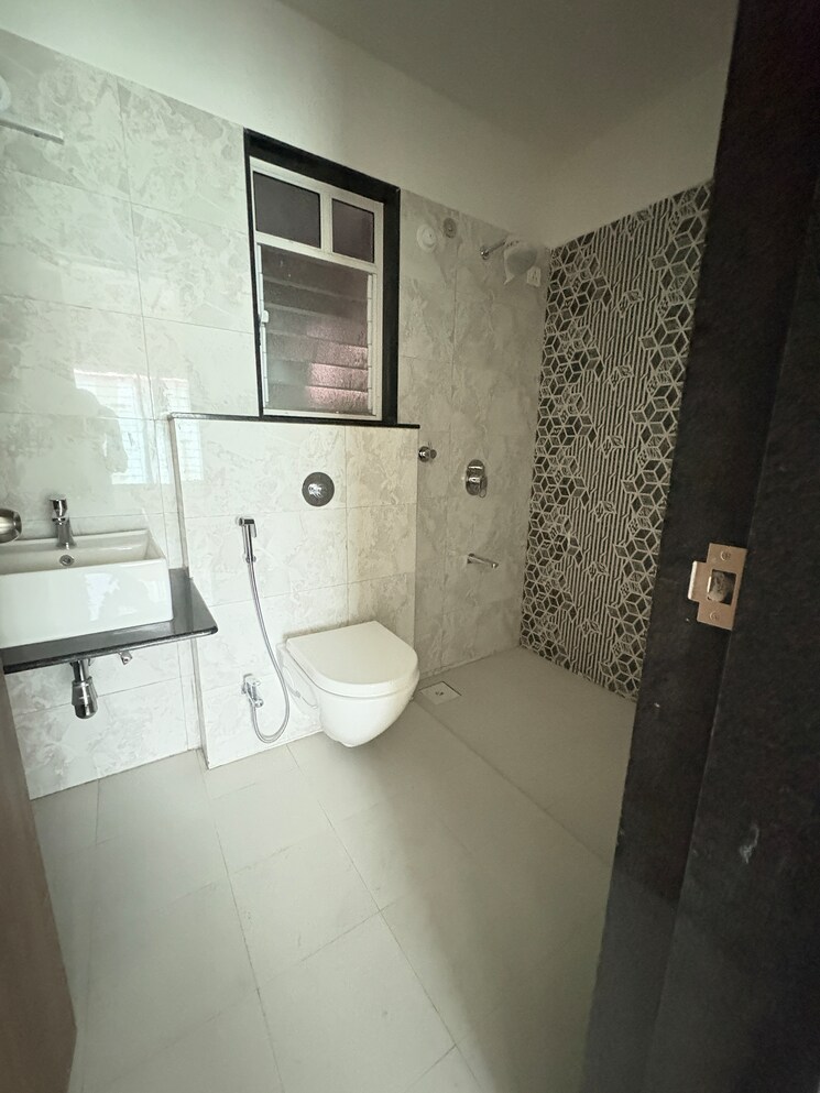 Bathroom, ranawat-aura-waters 2 Bedroom 817 Sq.Ft. Apartment In Sinhagad Road Pune 9724277