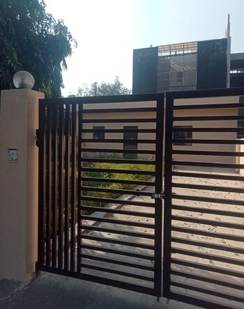 2 BHK House for Rent in Sector 100, Noida