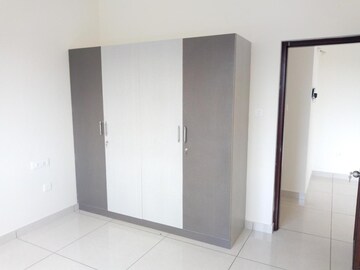 Room in 2 BHK Apartment at Prestige Lakeside Habitat, Varthur – for Rent