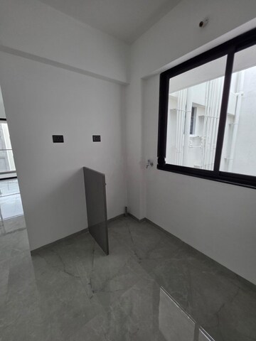 Room in 2 BHK Apartment at Unique Youtopia, Kharadi – for Rent