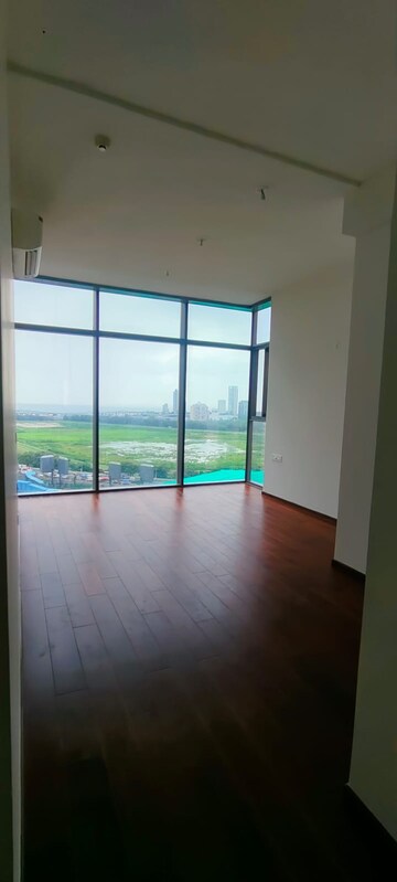 Master Bedroom in 3 BHK Apartment at Piramal Mahalaxmi, Mahalaxmi – for Rent