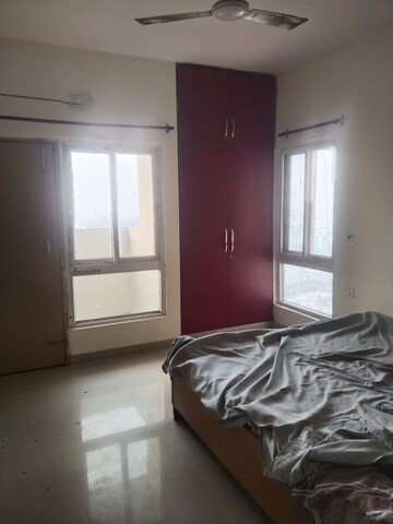 Bedroom in 2 BHK Apartment at Gomti Nagar – for Rent
