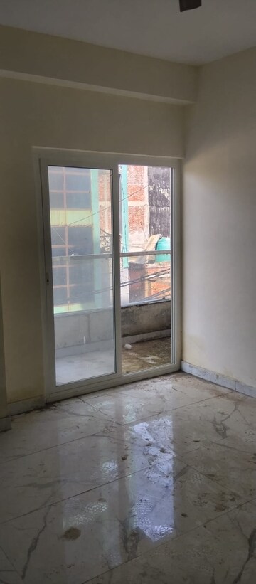 Room in 2 BHK Apartment at DMD Hometech Awas Yojna, Sector 73 – for Sale