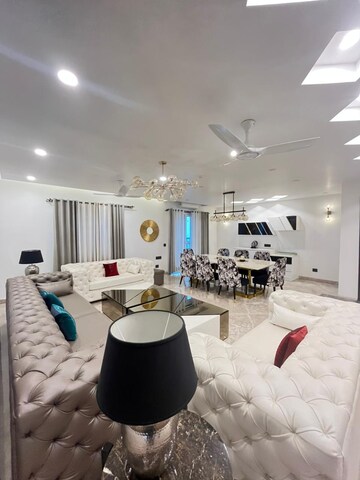 Master Bedroom in 4 BHK Apartment at Dasnac Burj, Sector 75 – for Rent