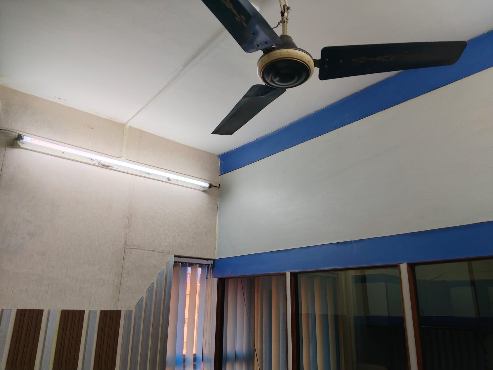 undefined, esplanade Commercial Office Space 350 Sq.Ft. In Esplanade Kolkata 9724381