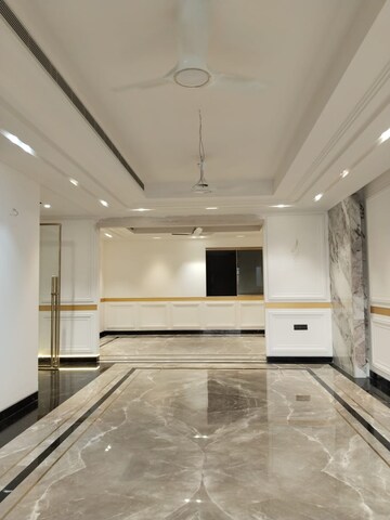 Building Lobby in 3 BHK Builder Floor at Kohli One Malibu Town, Sector 47 – for Rent