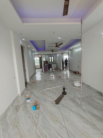 Parking in 3 BHK Builder Floor at Kohli One Malibu Town, Sector 47 – for Rent