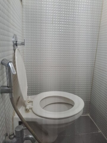 Bathroom in 1 BHK Apartment at Greenfields Apartment, Lower Parel – for Rent