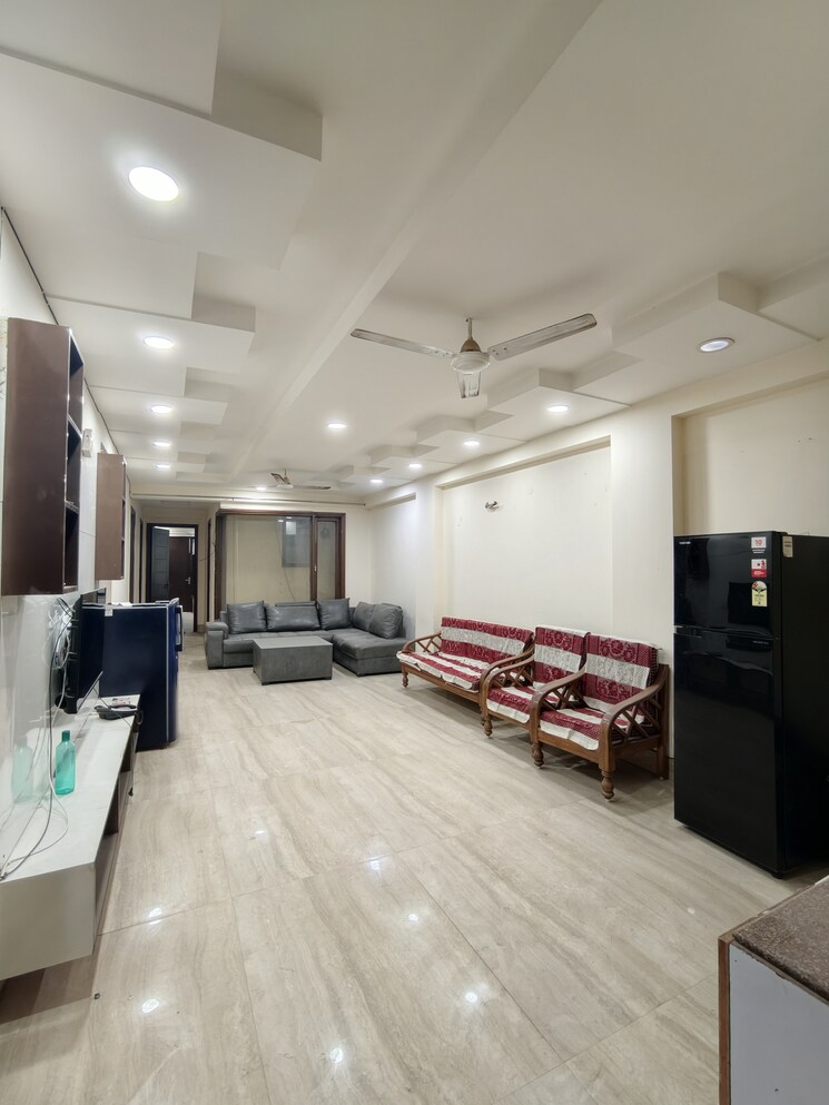  Parking, chattarpur 4 Bedroom 2000 Sq.Ft. Builder Floor In Chattarpur Delhi 9724584