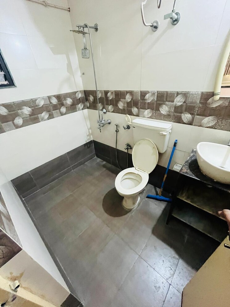 Attached Bathroom, prahlad nagar 3 Bedroom 1800 Sq.Ft. Apartment In Prahlad Nagar Ahmedabad 9724589