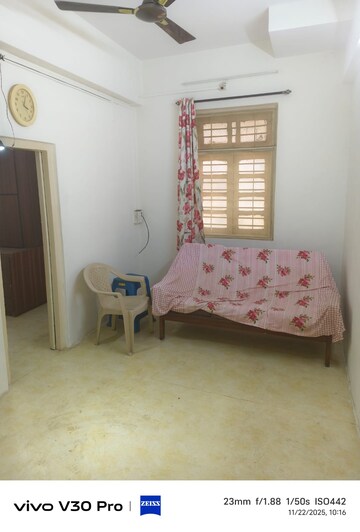 Living Room in 1 BHK Apartment at Santacruz East – for Rent