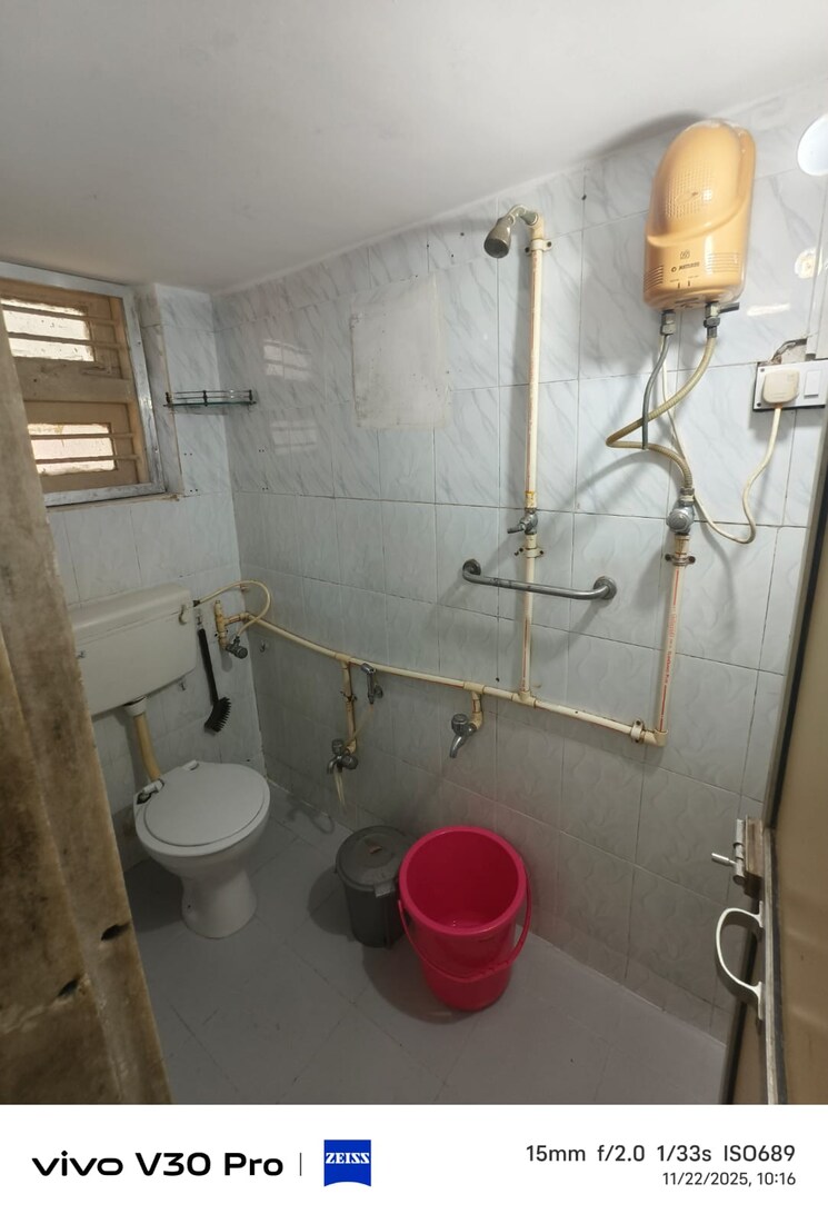 Bathroom, santacruz east 1 Bedroom 500 Sq.Ft. Apartment In Santacruz East Mumbai 9724629