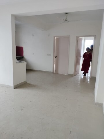 Room in 3 BHK Apartment at Value Meadows Vista, Raj Nagar Extension – for Sale