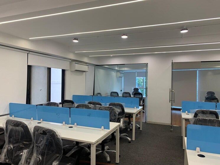 Team Area, south tukoganj Commercial Office Space 1150 Sq.Ft. In South Tukoganj Indore 9724809