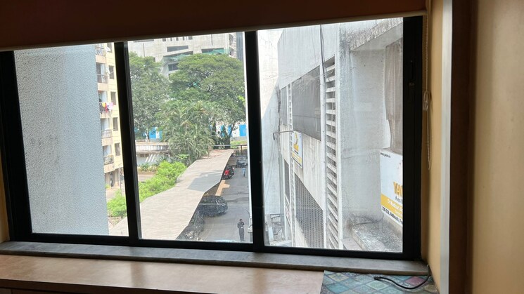 Balcony, mulund west Commercial Office Space 500 Sq.Ft. In Mulund West Mumbai 9724824