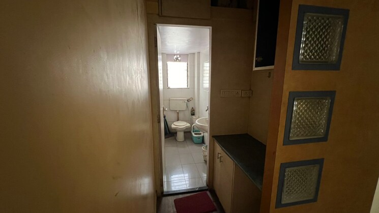 Bathroom, mulund west Commercial Office Space 500 Sq.Ft. In Mulund West Mumbai 9724824