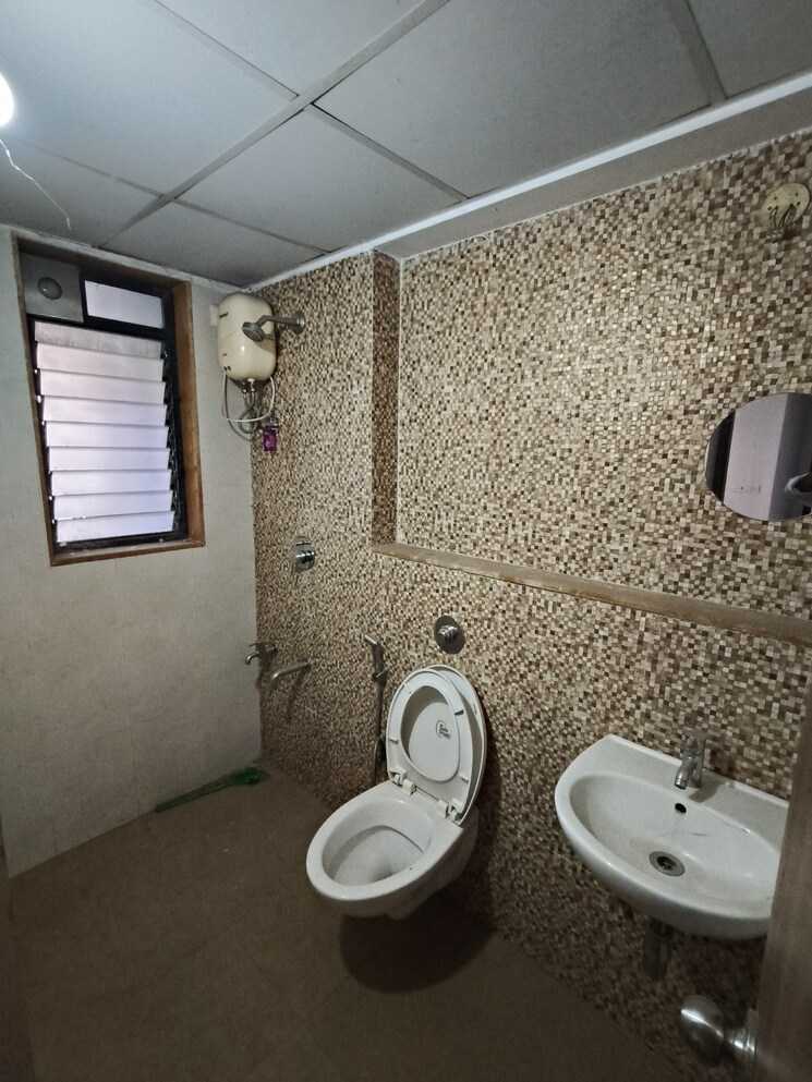 Bathroom, lodha-lakeshore-greens 2 Bedroom 738 Sq.Ft. Apartment In Dombivli East Thane 9724852