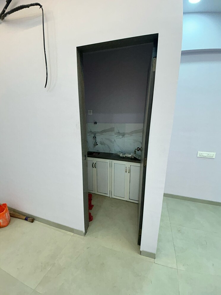 Room, wadhwa-the-gateway Commercial Office Space 550 Sq.Ft. In Mulund West Mumbai 9724882