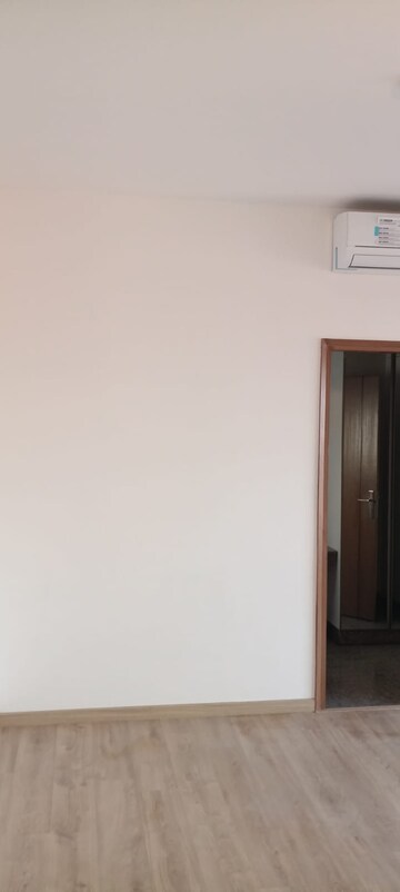 Room in 3 BHK Apartment at ABA Ivy County, Sector 75 – for Rent