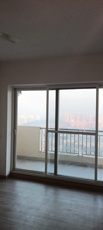 Room in 3 BHK Apartment at ABA Ivy County, Sector 75 – for Rent