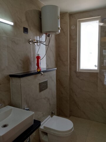 3 BHK Apartment For Rent in Oasis Apartments, Sector 55