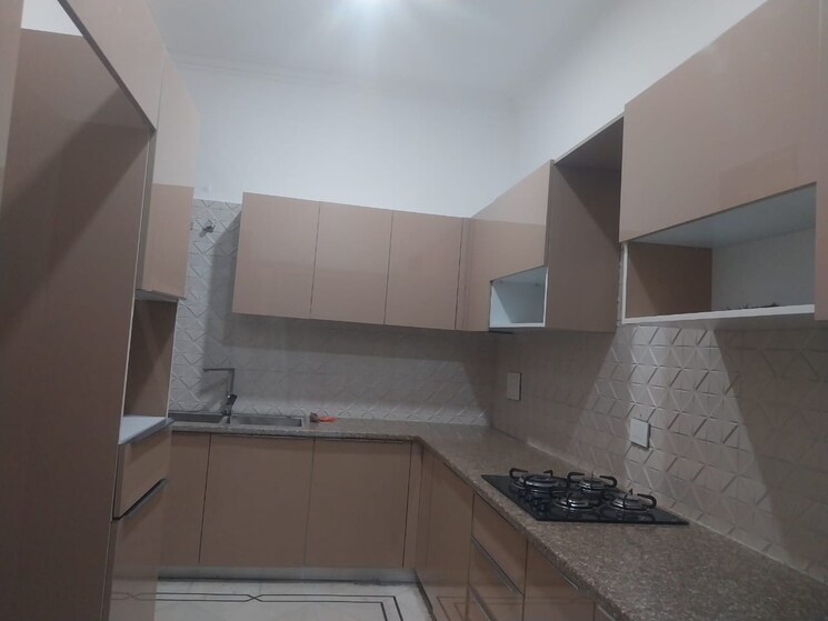 Kitchen, safdarjung enclave 3 Bedroom 300 Sq.Yd. Builder Floor In Safdarjung Enclave Delhi 9724913