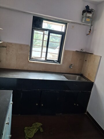 Furnished Amenities in 2 BHK Apartment at Evershine Park, Andheri West – for Rent