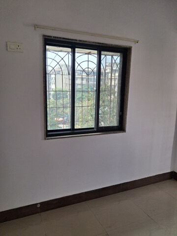 Room in 2 BHK Apartment at Evershine Park, Andheri West – for Rent