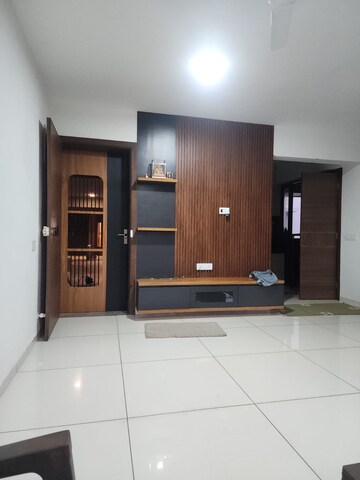 Room in 3 BHK Apartment at Adalaj – for Rent