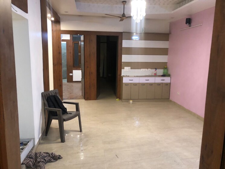 Room, shakti khand iii 3 Bedroom 1000 Sq.Ft. Builder Floor In Shakti Khand Iii Ghaziabad 9724941