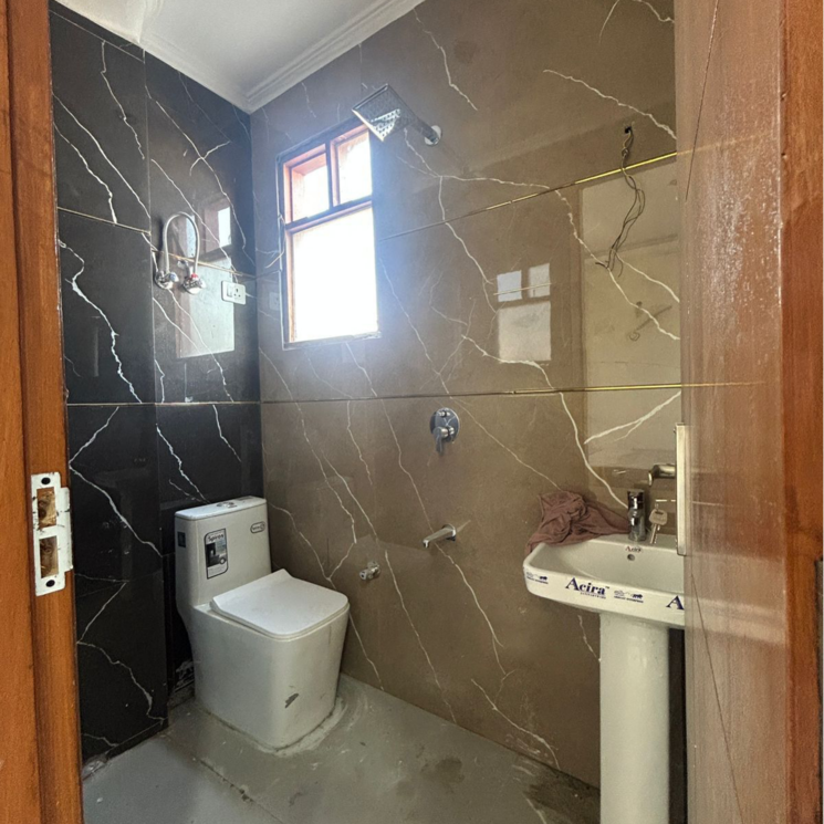 Bathroom, chattarpur 3 Bedroom 500 Sq.Ft. Builder Floor In Chattarpur Delhi 9724958